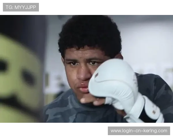 UFC选手增加抗击打训练，提高身体适应度