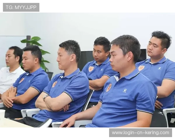足球联赛在青训扶持中推动俱乐部共享教练资源与训练课程,足球训练团队 足球联赛在青训扶持中推动俱乐部共享教练资源与训练课程,足球训练团队